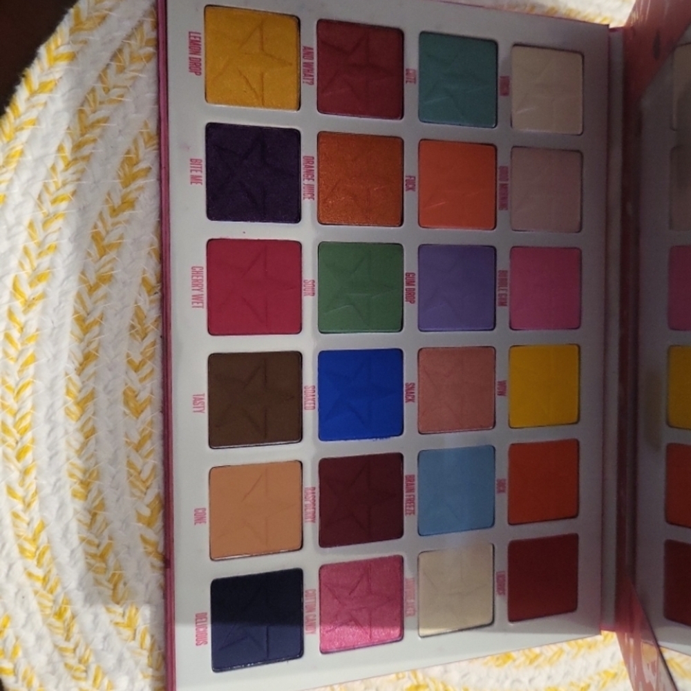 Vibrant Eyeshadow Palette